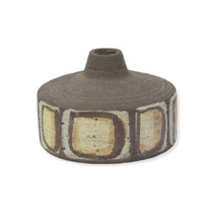 Manganese fireclay vase with with a 1960s pattern in beige and white. Marked underneath with "k" for krösselbach. Documentation: https: //www.kroesselbach.de/chronik/