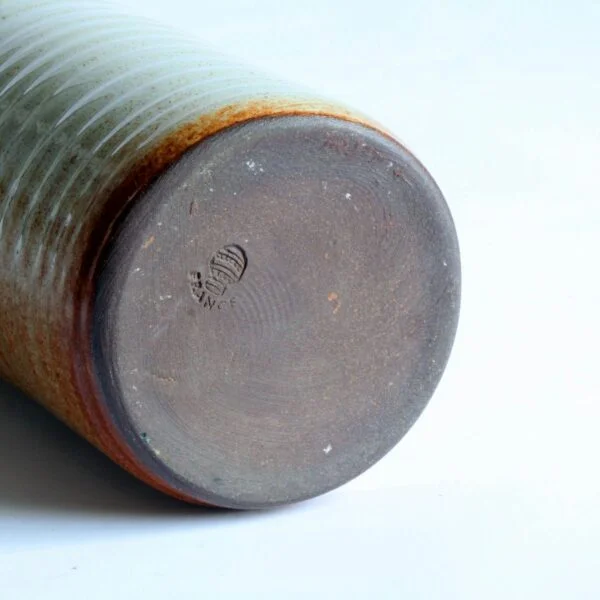 Ribbed cylindrical vase in two colors by yvon roy for atelier montgolfier, france 1960s. Stamped in the bottom with the symbol of the famous montgolfier hot air balloon. Century soup vintage design antiques curiosa collectibles antwerp.